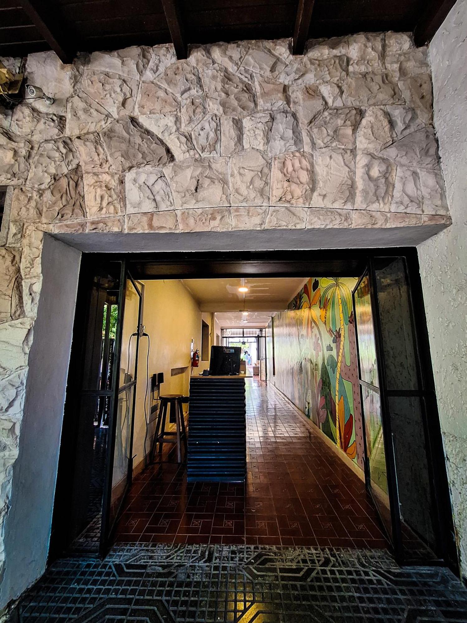 Fuxia House Hostel Mendoza Eksteriør bilde